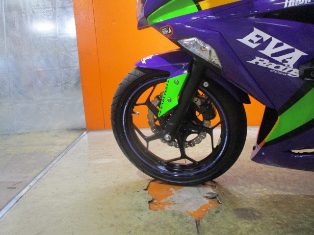 ホイールもこの通り状態グッド！因みに本部長の私もＥＶＡ大好きですよ！学生のころ映画に並びました笑